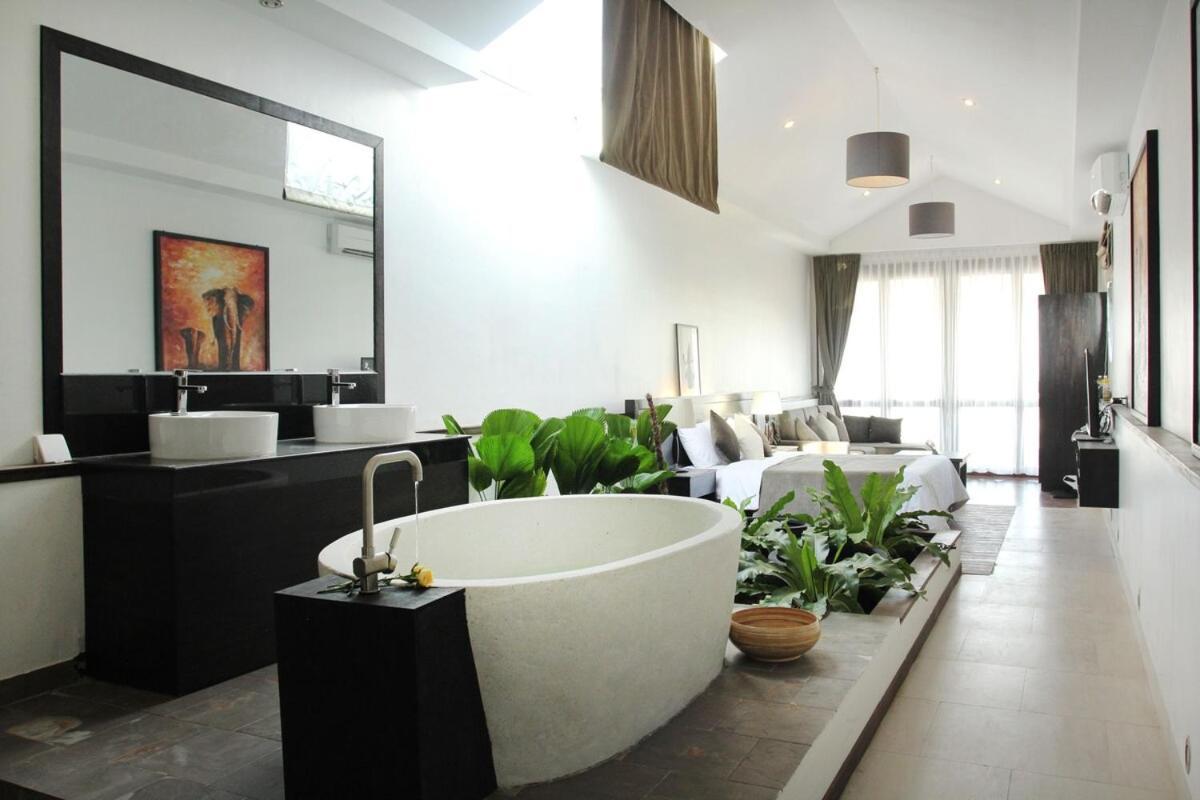 Blue Crystal Boutique Hotel Phnom Penh Exteriör bild