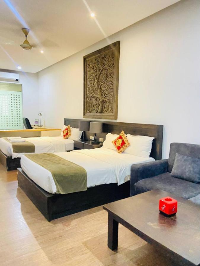 Blue Crystal Boutique Hotel Phnom Penh Exteriör bild