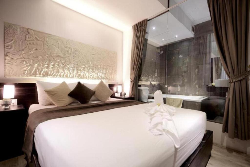 Blue Crystal Boutique Hotel Phnom Penh Exteriör bild