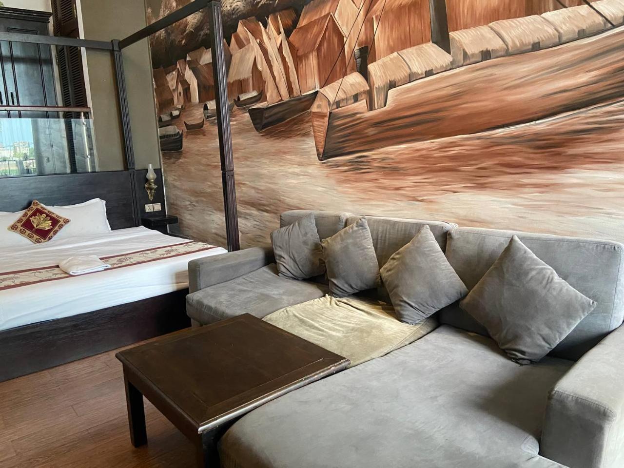 Blue Crystal Boutique Hotel Phnom Penh Exteriör bild
