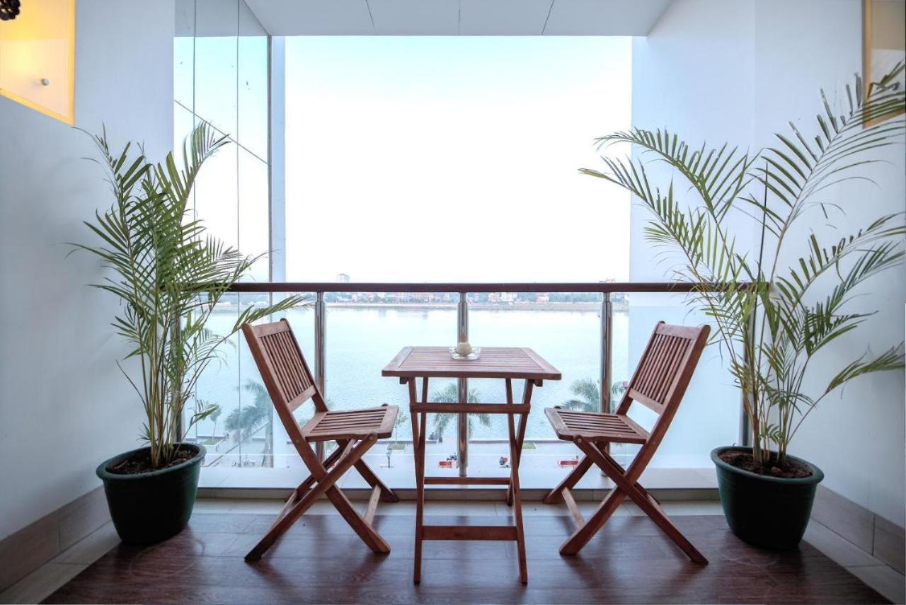 Blue Crystal Boutique Hotel Phnom Penh Exteriör bild